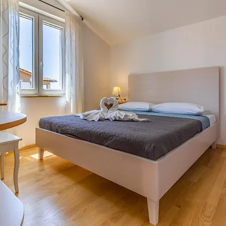 Βίλα Lotus Πούλα