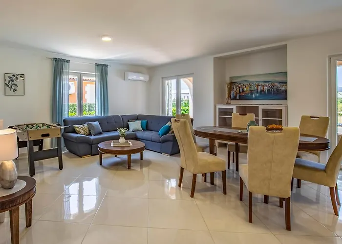 Lotus Вилла Пула