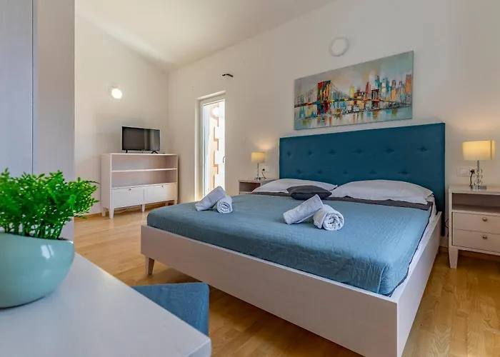 Lotus Вілла Пула